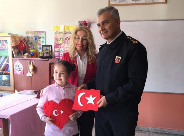 Amasya Jandarma Komutanı Ali Yıldız okulumuzu ziyaret etti